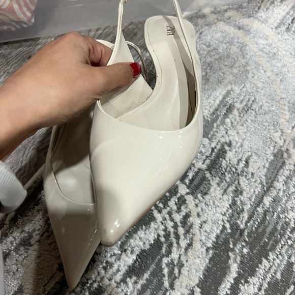 Zara Off white Kitten Heels - Picture 2 of 3